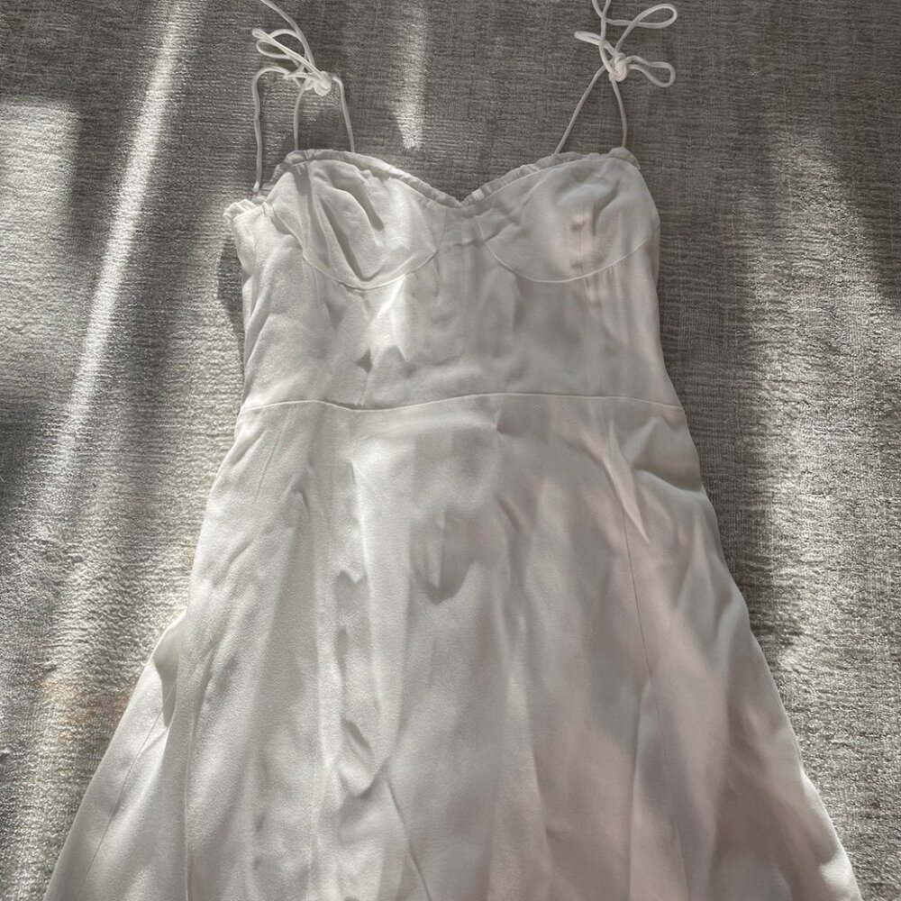 Aritzia White Mini Dress !! Never worn - tags are off 🤍